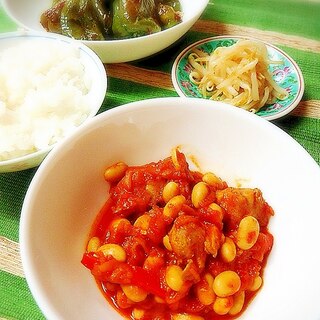 大豆とチキンのトマト煮込み